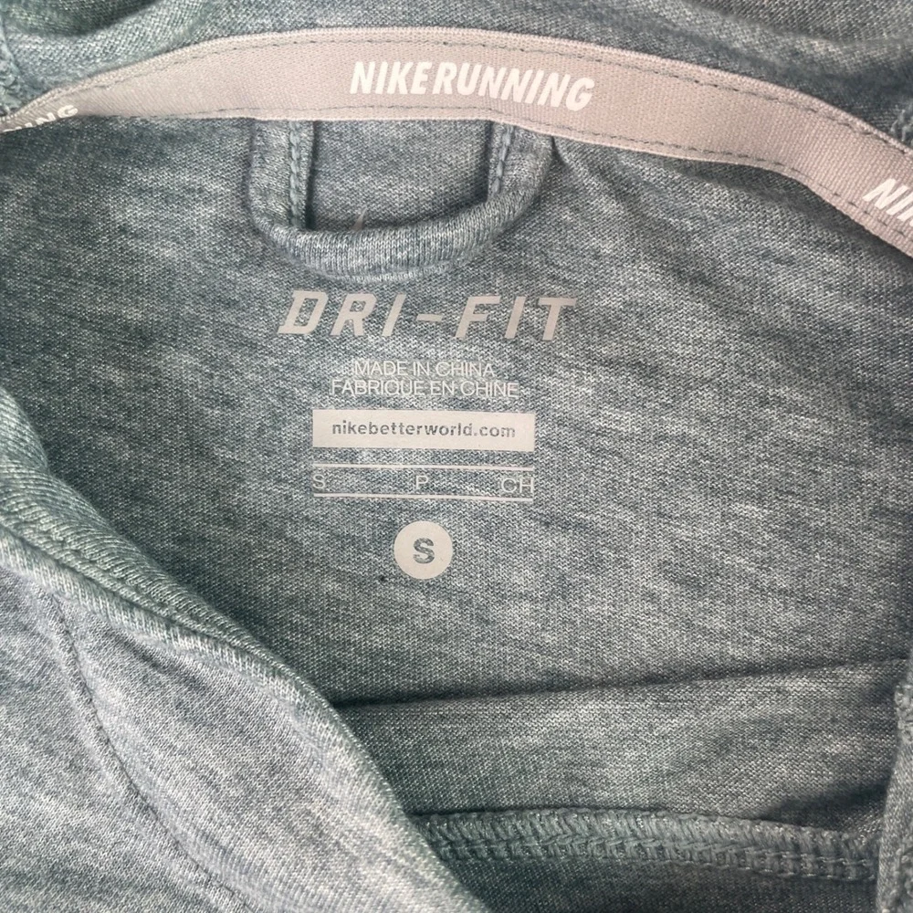 Nike Running Hoodie Womens Small Green Dri-FIT Scuba Ponytail Port 634812-390